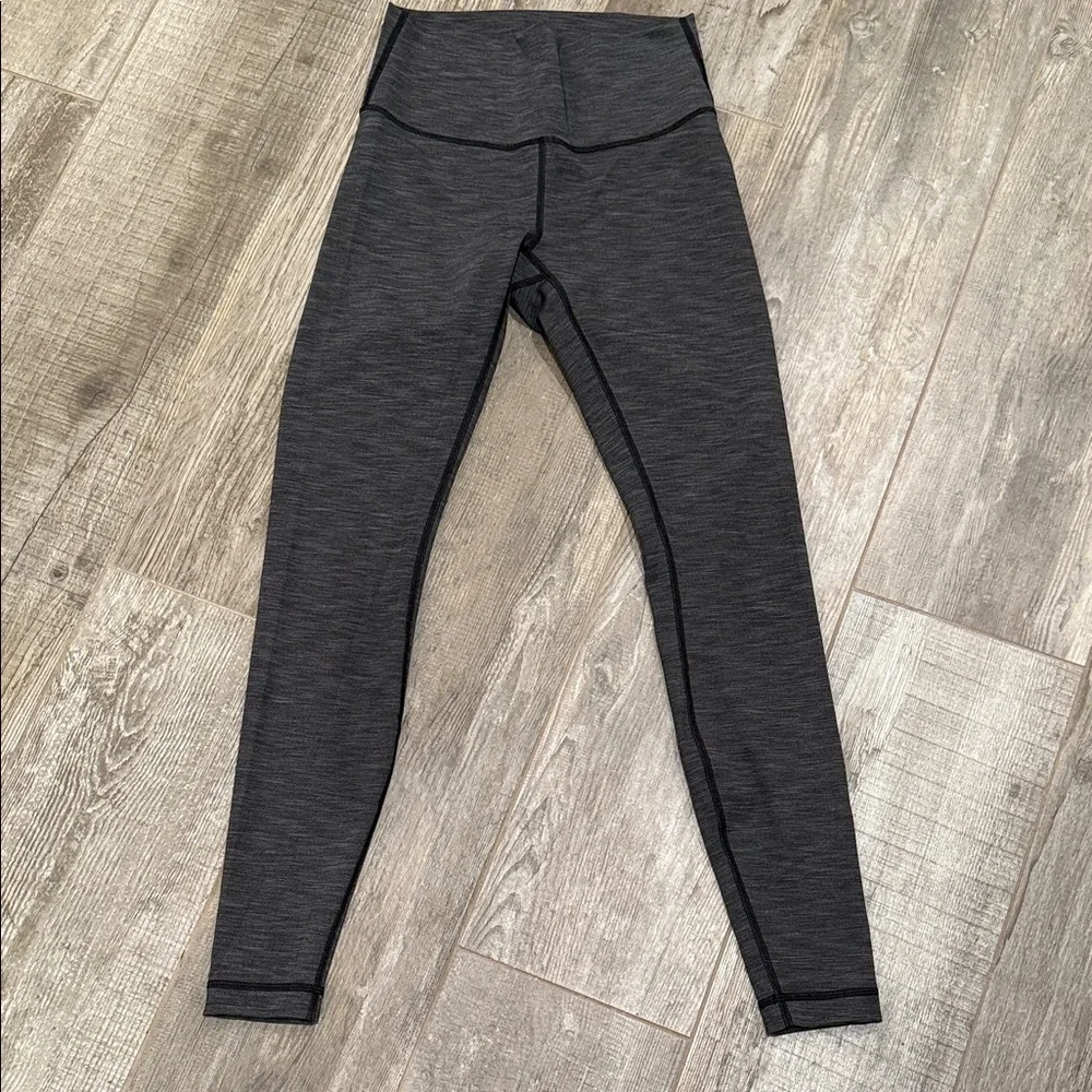 Lululemon Charcoal Gray Leggings size 6 (inseam 28)
